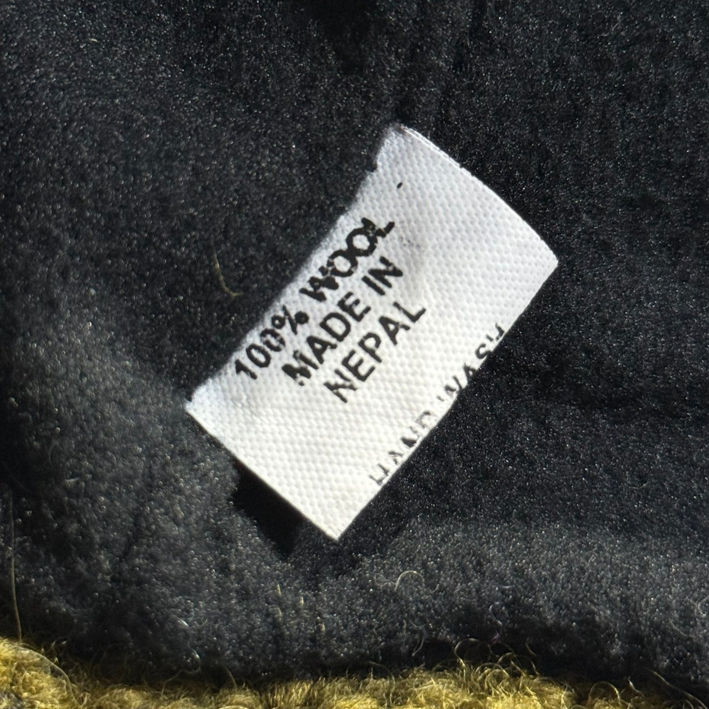 【USED】Ear Flap Hand Knit Sherpa Hat Made in Nepal