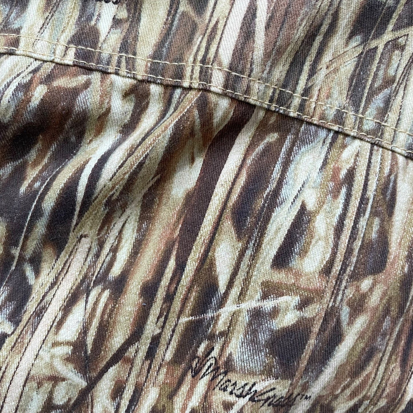 【USED】Avery Grass Camo Shirt