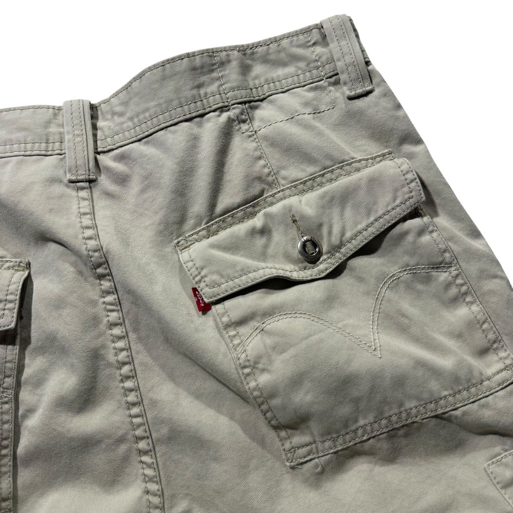 【USED】Levi's Loose Straight Fit Cargo Pants