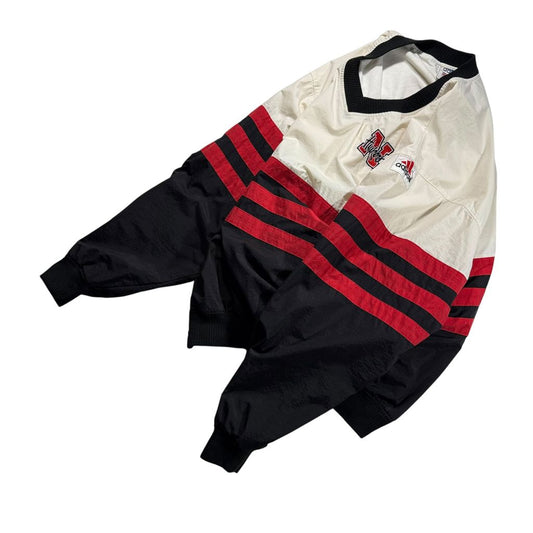 【USED】90s adidas NEBRASKA HUSKERS V-Neck Nylon Pullover Jacket Off White x Red x Black L / アディダス ネブラスカ ハスカーズ Vネック ナイロン プルオーバー ジャケット ウィンドブレーカー 刺繍 オフホワイト 赤 黒