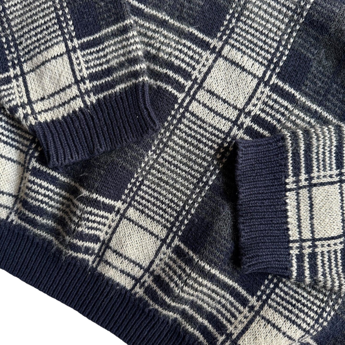 【USED】Van Heusen Check Pattern Crewneck Sweater