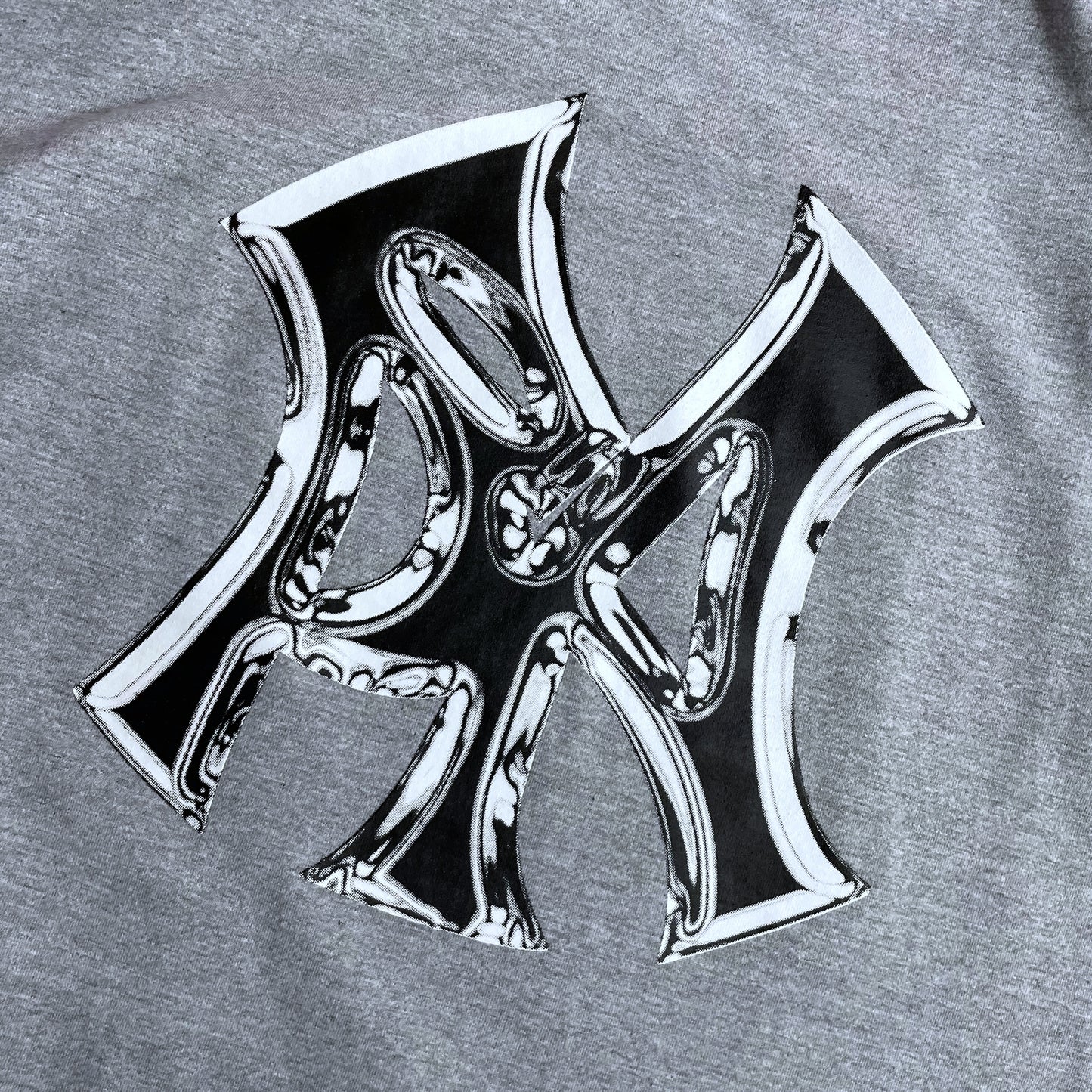 【TBP Original】The "BP" Chrome Logo S/SL Tee