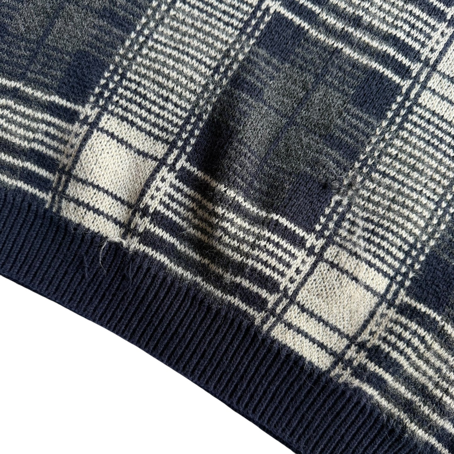 【USED】Van Heusen Check Pattern Crewneck Sweater
