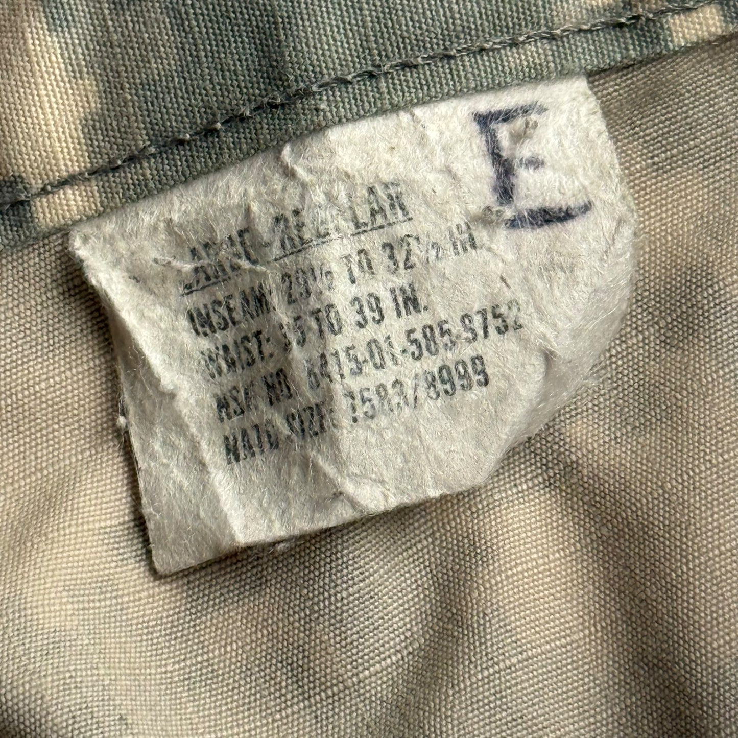 【USED】ACU DIGITAL CAMO REMAKE CARGO SHORTS