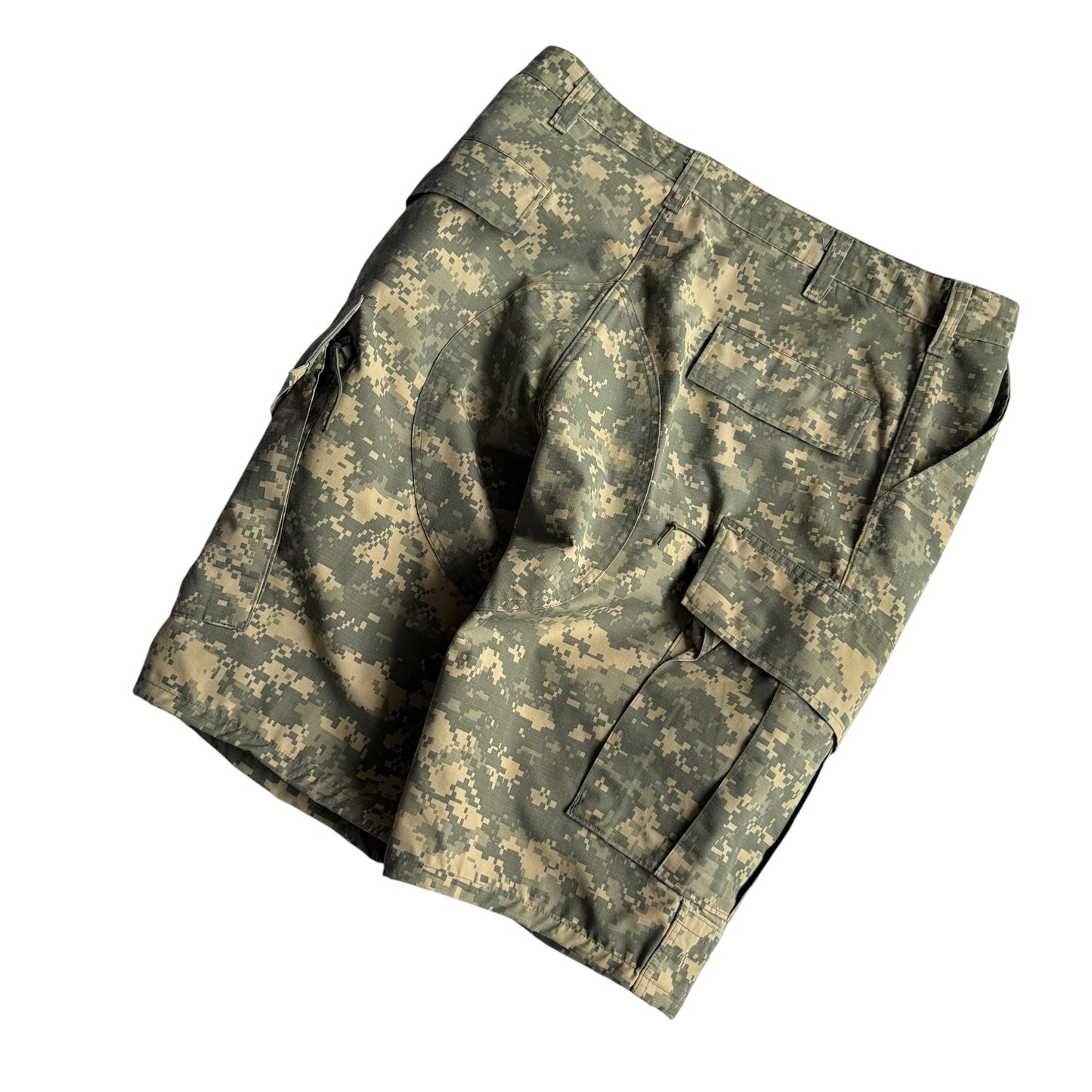【USED】ACU DIGITAL CAMO REMAKE CARGO SHORTS