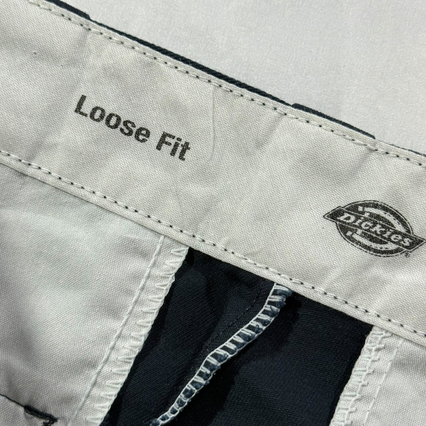 【USED】DICKIES LOOSE FIT CARGO SHORTS