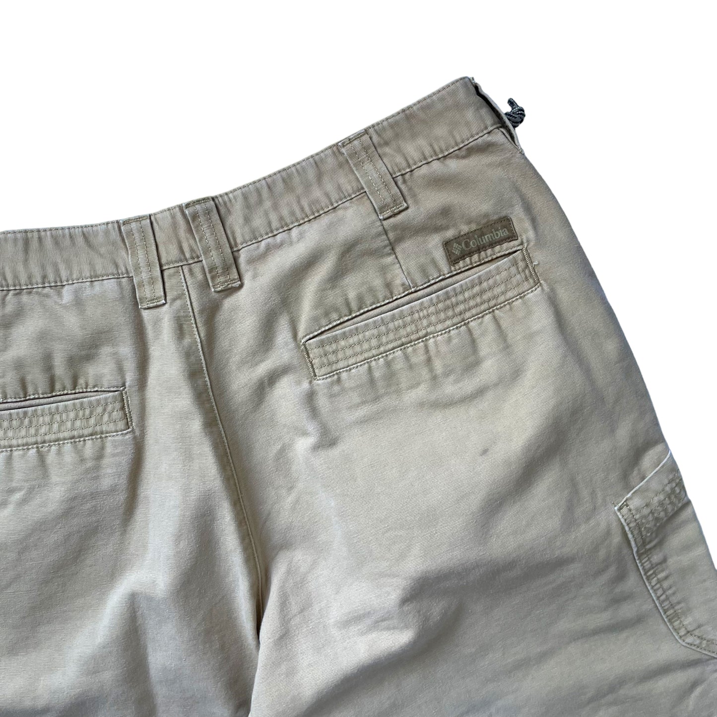 COLUMBIA OUTDOOR SHORTS