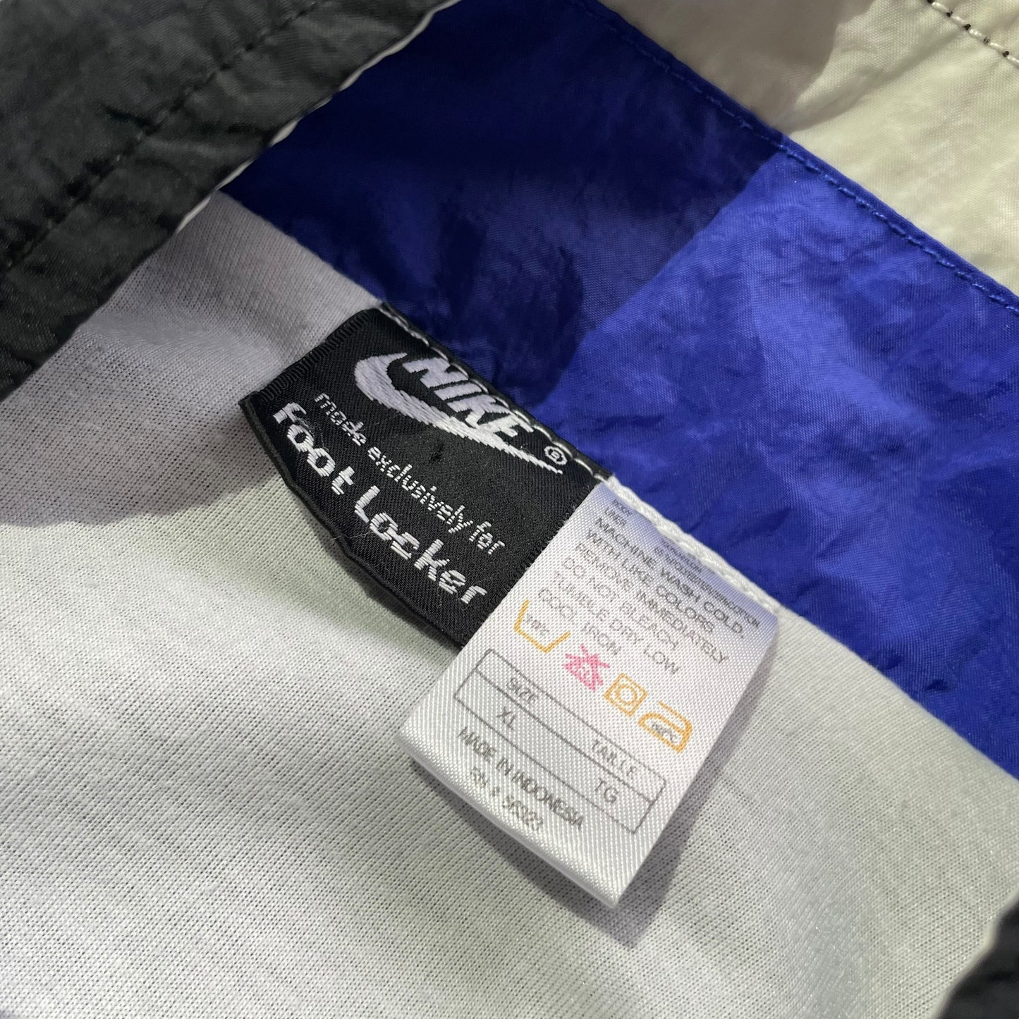 90s Nike Made Ecclusive for Foot Locker Nylon Track Jacket