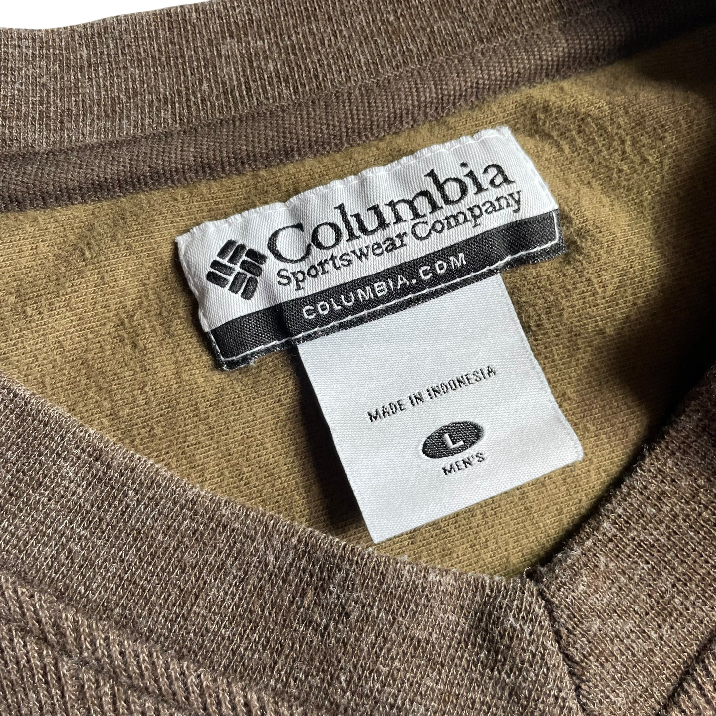 Columbia V Neck Sweat Shirt