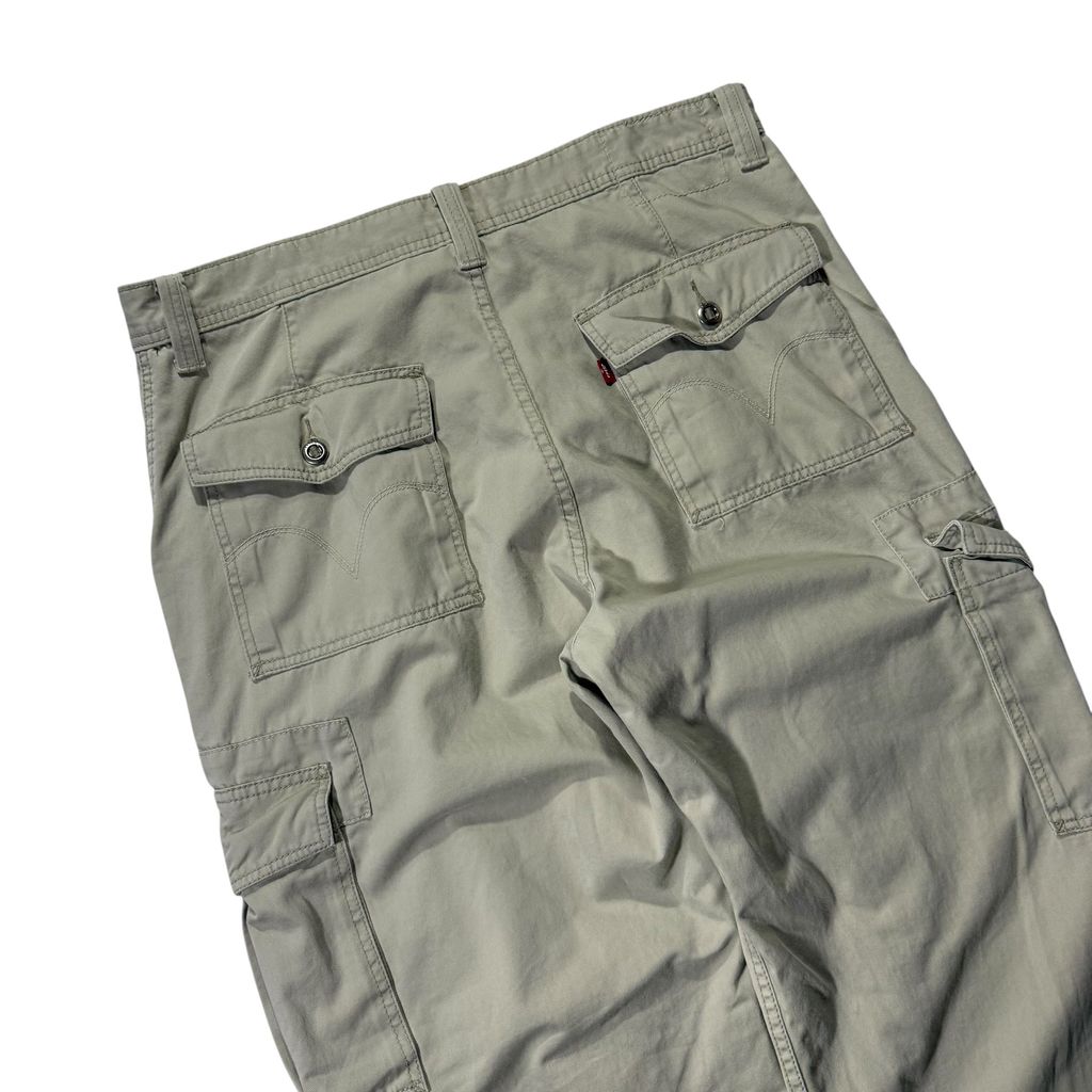 【USED】Levi's Loose Straight Fit Cargo Pants