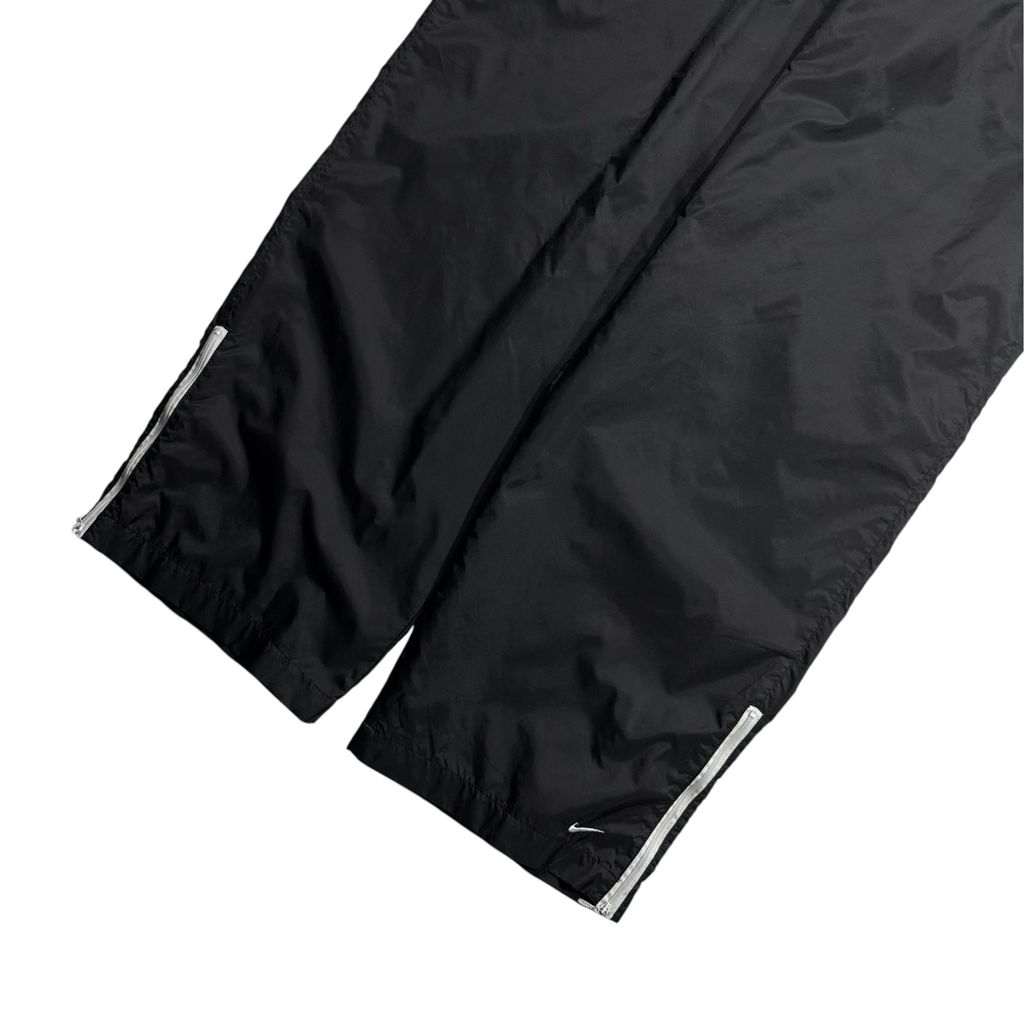 【USED】00s Nike Nylon Pants Black XL / ナイキ ナイロンパンツ ブラック ジップポケット 裾ジップ スウッシュ刺繍 スポーツ