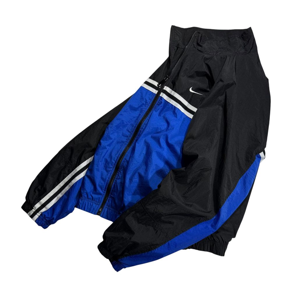 【USED】90s NIKE Nylon Full-Zip Jacket Black x Blue L / ナイキ ナイロンジャケット フルジップ 切替 バックロゴ 刺繍 黒 青