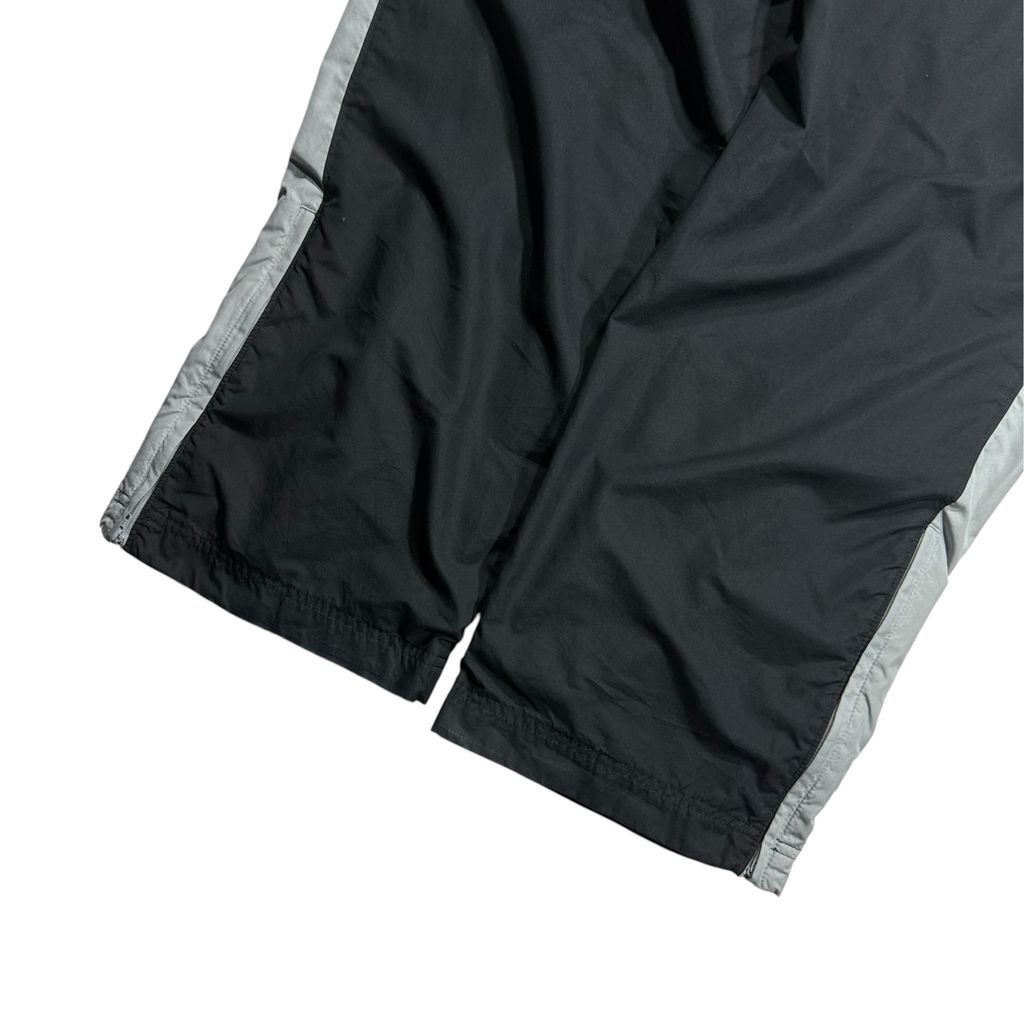 【USED】00s Nike Nylon Track Pants Black x Gray L / ナイキ ナイロン テックパンツ ブラック グレー サイドライン スウッシュ刺繍 オールド スポーツ ビンテージ