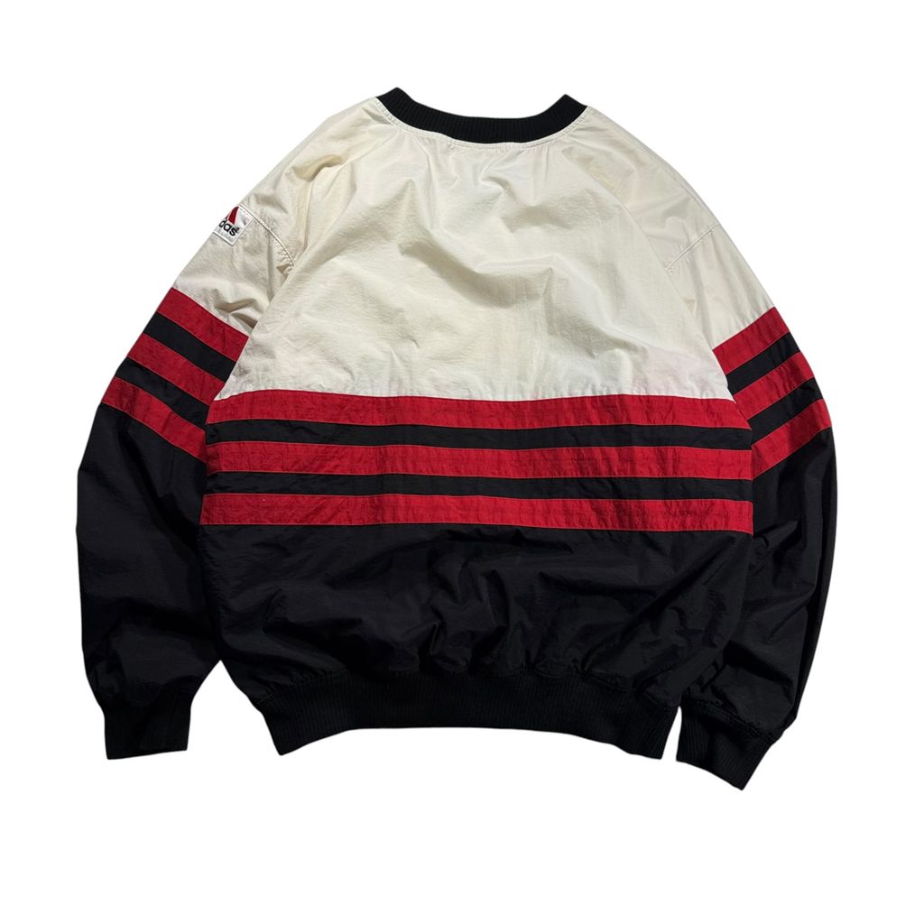 【USED】90s adidas NEBRASKA HUSKERS V-Neck Nylon Pullover Jacket Off White x Red x Black L / アディダス ネブラスカ ハスカーズ Vネック ナイロン プルオーバー ジャケット ウィンドブレーカー 刺繍 オフホワイト 赤 黒