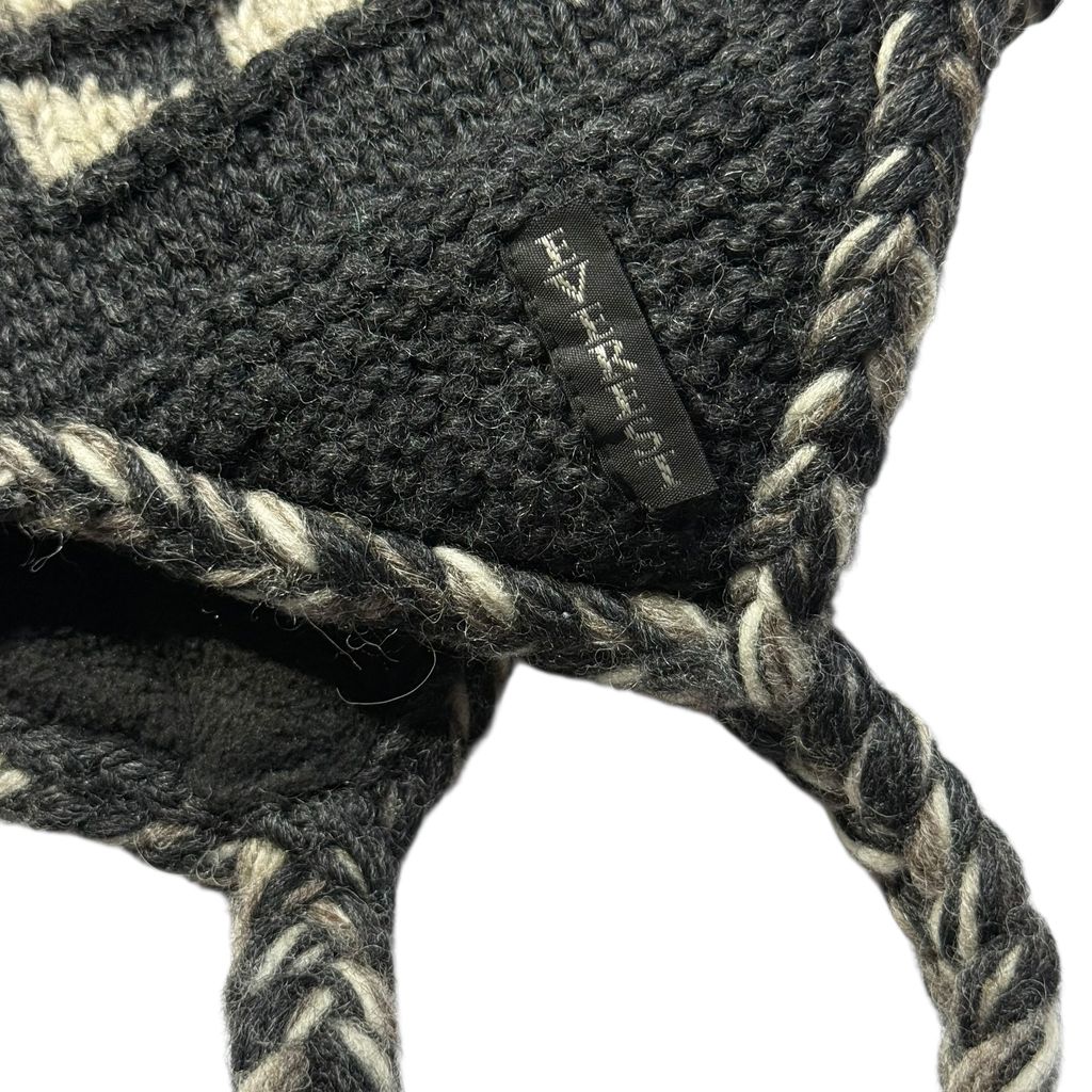 【USED】Everest Designs Ear Flap Hand Knit Sherpa Hat