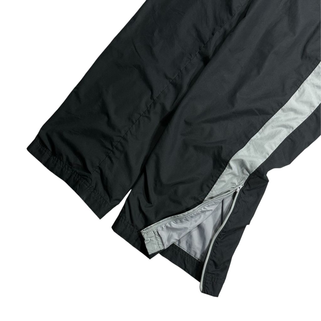 【USED】00s Nike Nylon Track Pants Black x Gray L / ナイキ ナイロン テックパンツ ブラック グレー サイドライン スウッシュ刺繍 オールド スポーツ ビンテージ