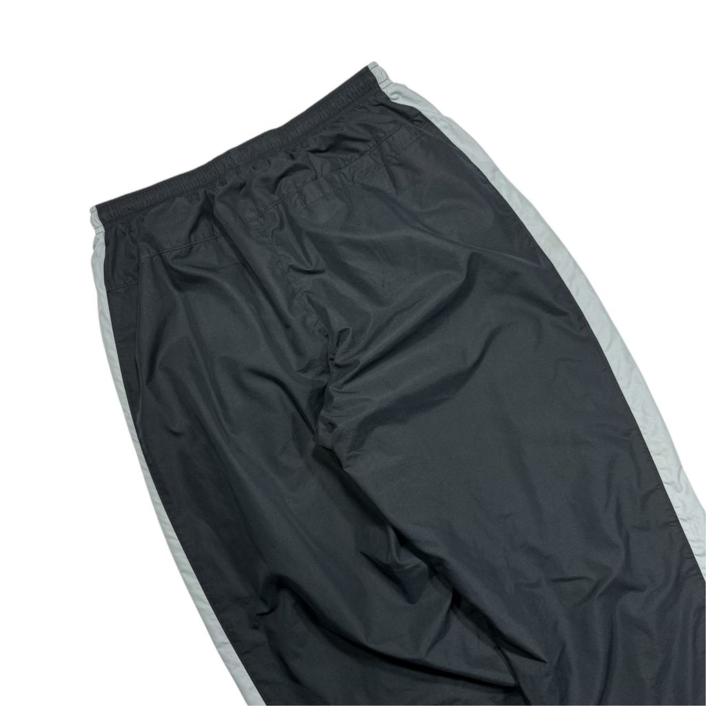 【USED】00s Nike Nylon Track Pants Black x Gray L / ナイキ ナイロン テックパンツ ブラック グレー サイドライン スウッシュ刺繍 オールド スポーツ ビンテージ