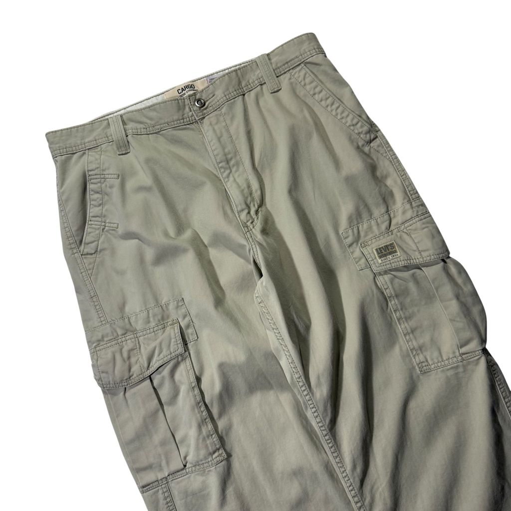【USED】Levi's Loose Straight Fit Cargo Pants