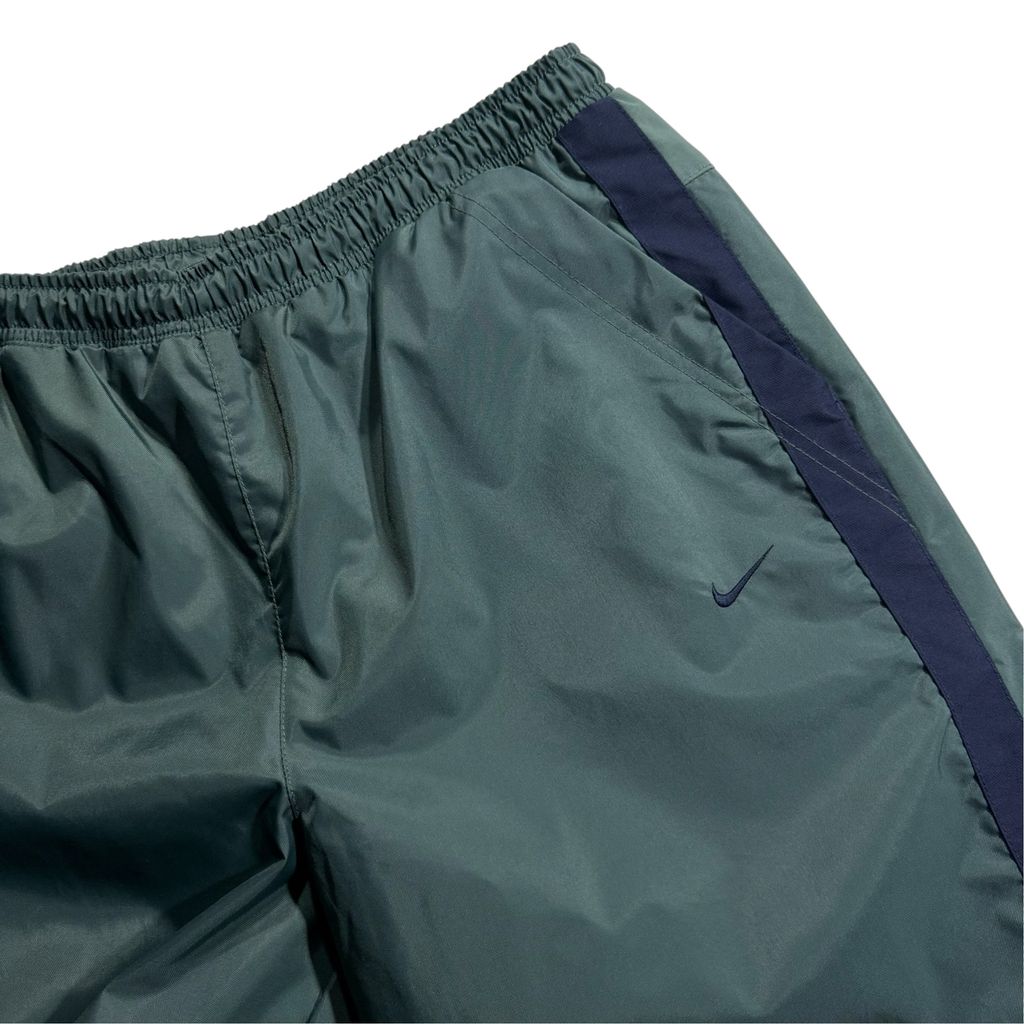 【USED】00s Nike Nylon Tech Pants Green x Navy M / ナイキ ナイロン テック パンツ グリーン ネイビー サイドライン ロゴ刺繍 スポーツ