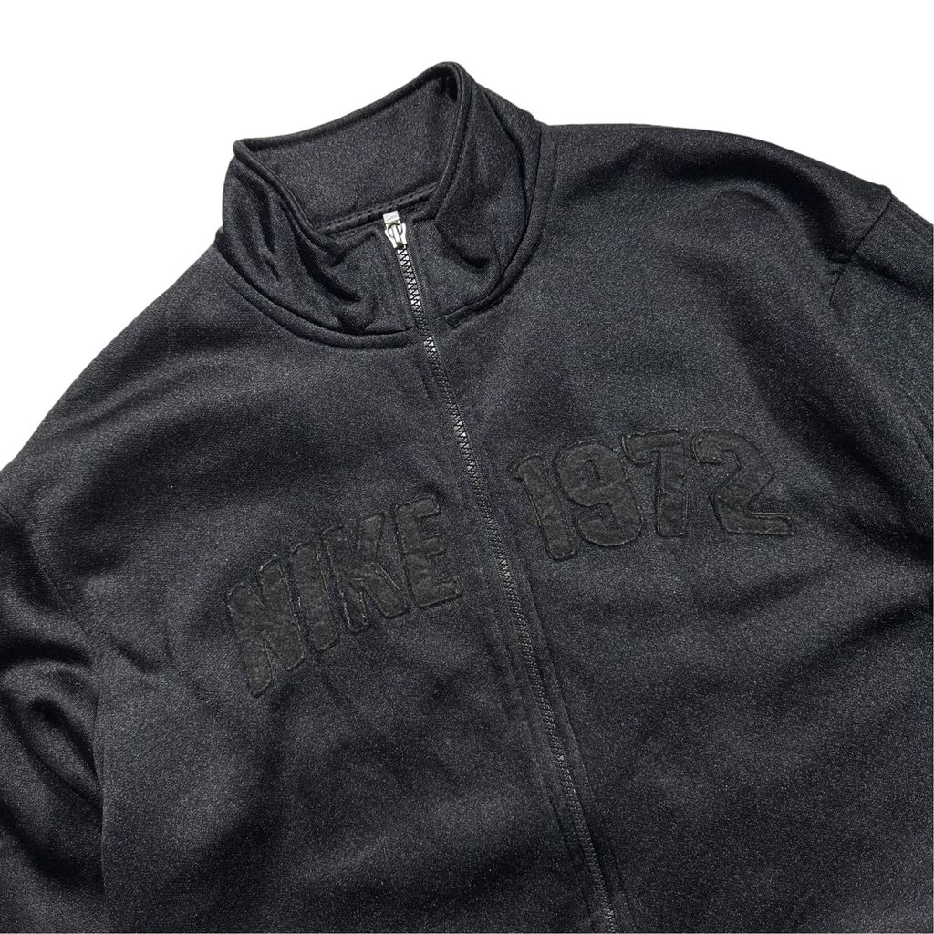 【USED】00s NIKE Track Jacket Black x Blue M / ナイキ トラックジャケット ジャージ 刺繍ワッペン 1972 黒 青 00年代