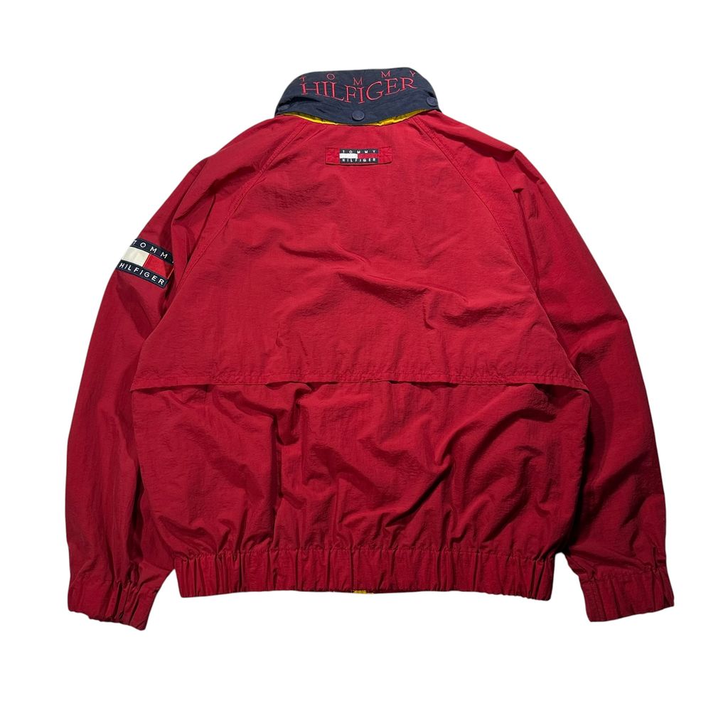 【USED】90s TOMMY HILFIGER Sailing Gear Hooded Nylon Jacket Red x Yellow x Navy L / トミーヒルフィガー セーリングギア フード付き ナイロンジャケット セーリングジャケット 襟裏ロゴ刺繍 90年代 ヴィンテージ 古着 USED