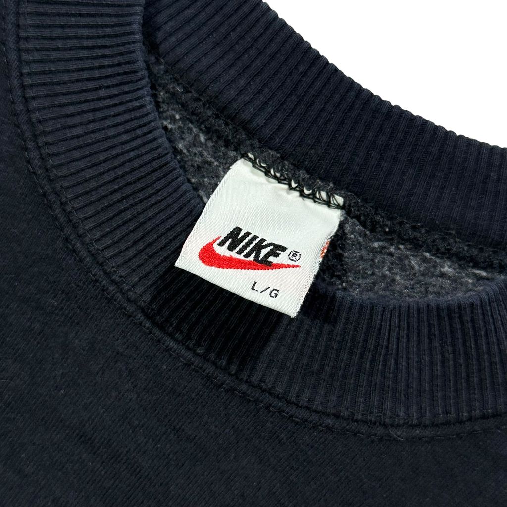 【USED】90s NIKE Center Big Swoosh Sweat Black L / ナイキ センター ビッグスウッシュ 刺繍 クルーネック スウェット トレーナー ブラック 黒 白タグ Lサイズ メンズ 古着