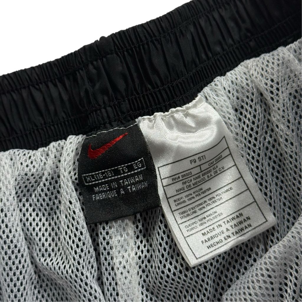 【USED】00s Nike Nylon Pants Black XL / ナイキ ナイロンパンツ ブラック ジップポケット 裾ジップ スウッシュ刺繍 スポーツ