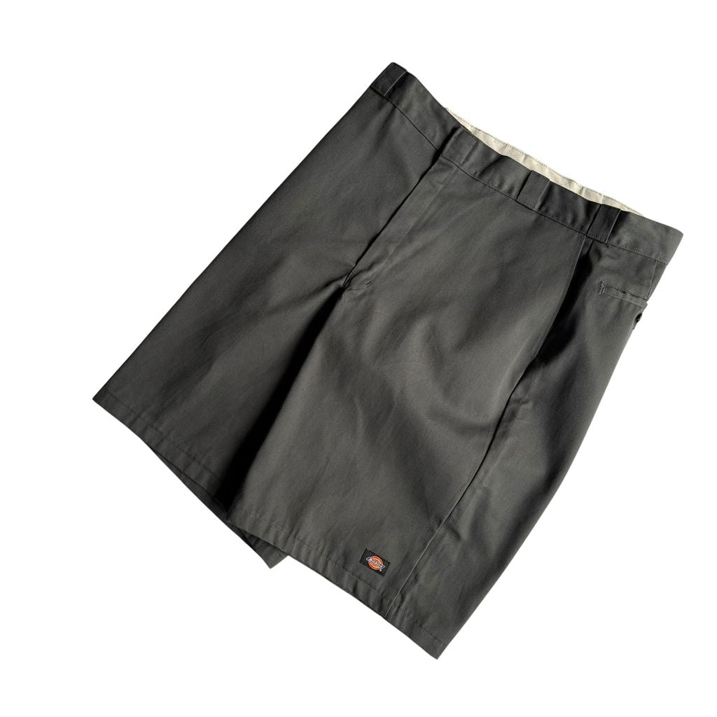 【USED】DICKIES LOOSE FIT WORK SHORTS