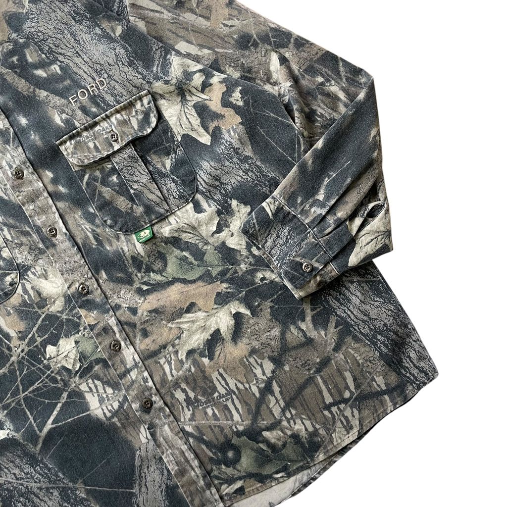 【USED】Mossy Oak Realtree Camo Shirt