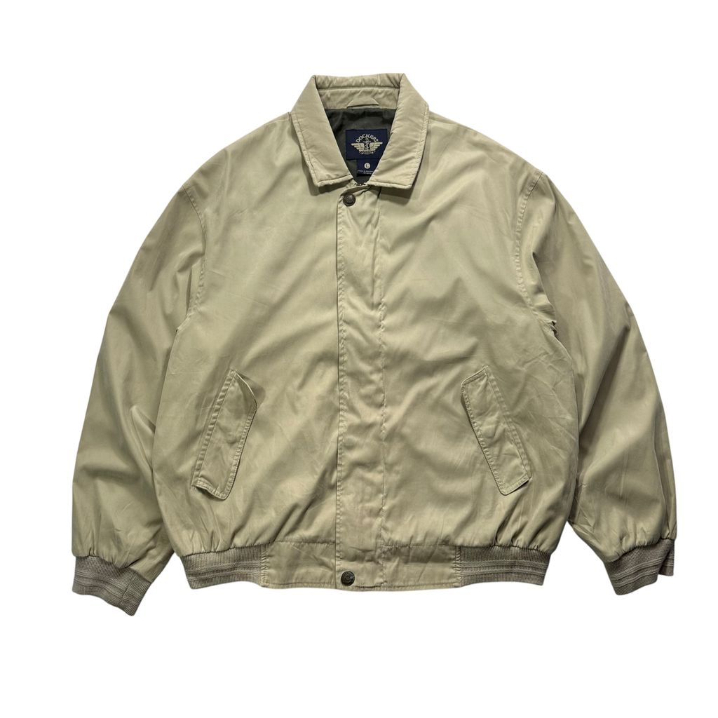 【USED】90s DOCKERS Swing Top Jacket Beige L / ドッカーズ スウィングトップ ドリズラージャケット 襟チンストラップ ベージュ L 90年代 ヴィンテージ 古着