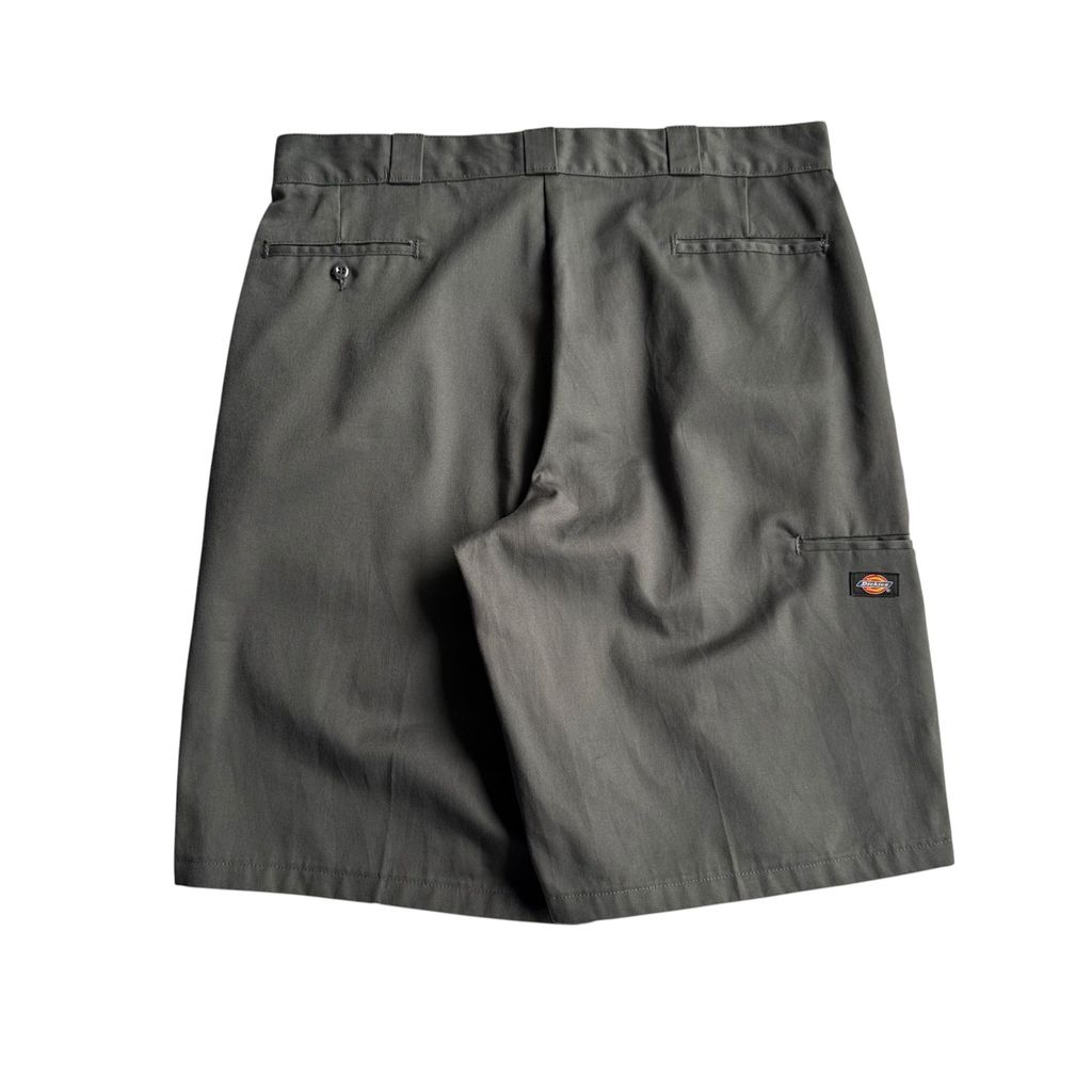 【USED】DICKIES LOOSE FIT WORK SHORTS