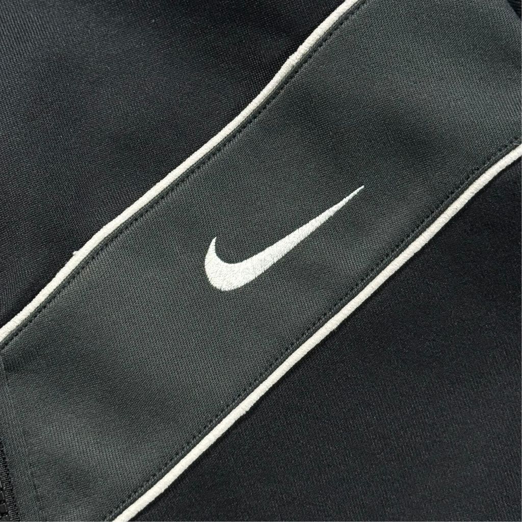 【USED】00s NIKE Track Jacket Black x Gray M / ナイキ トラックジャケット ジャージ 刺繍ロゴ 切替 スタンドカラー 黒 灰色 00年代